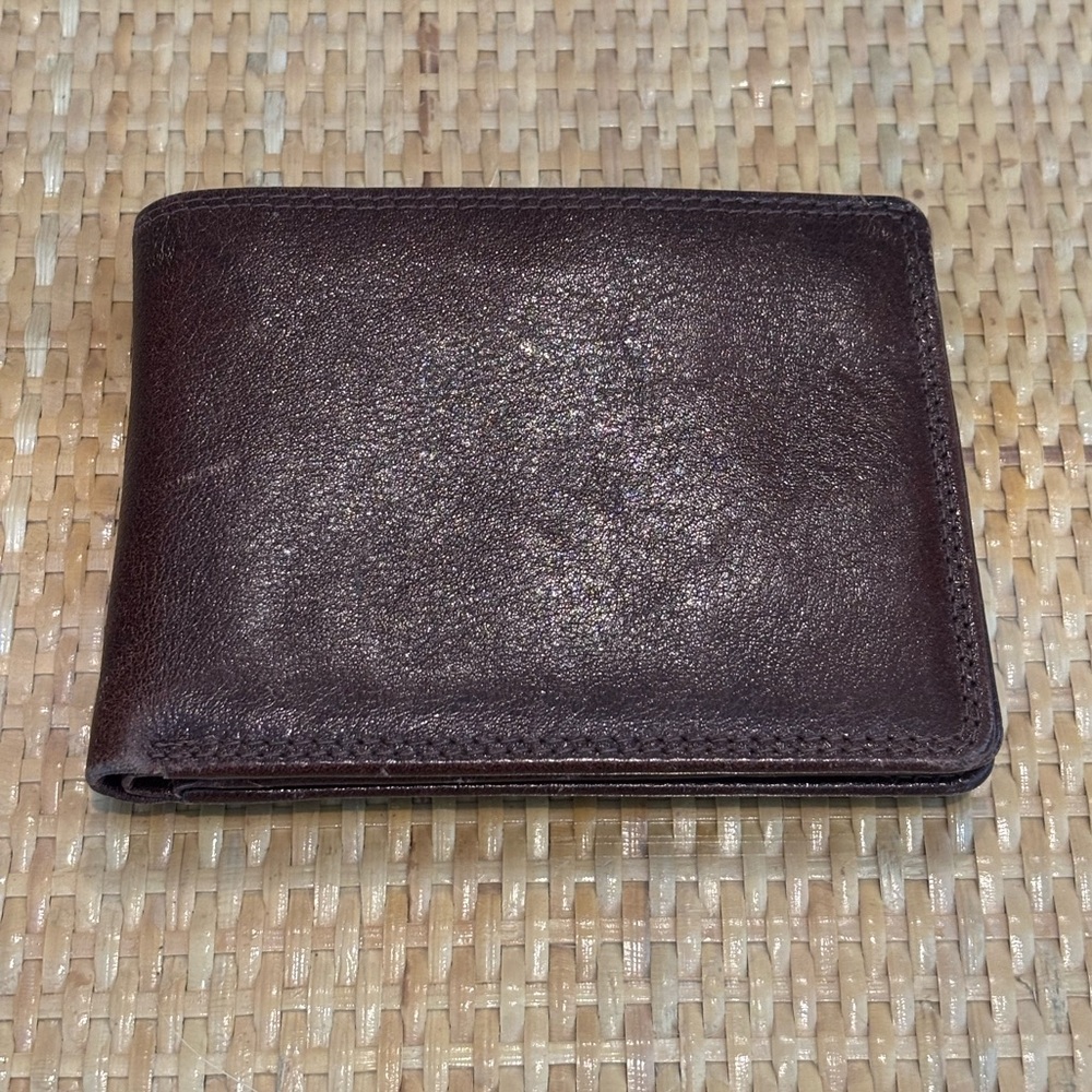 Bugatti men’s leather bifold wallet with identity block protection new!